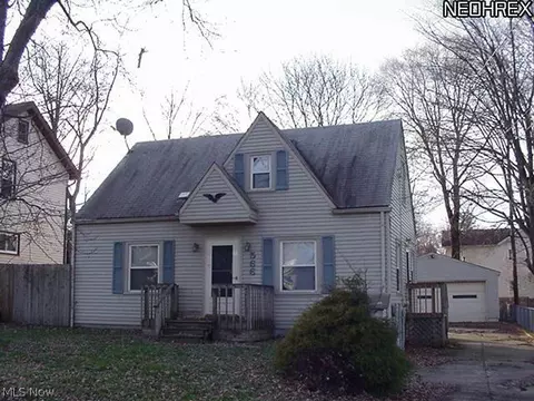566 Mohawk Ave, Akron, OH 44305 photo 1
