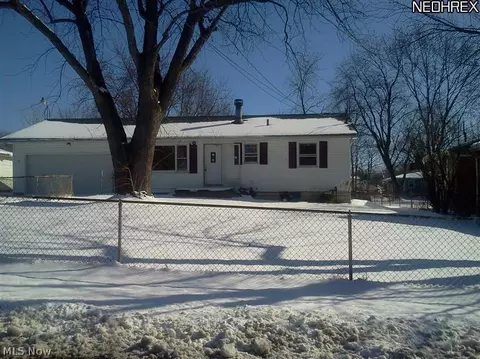 441 Lessig Ave, Akron, OH 44312 photo 1