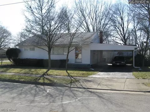 984 Sutherland Ave, Akron, OH 44314 photo 1