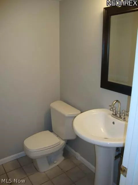 32274 N Roundhead Dr, Solon, OH 44139 photo 9