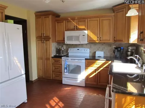 3124 Hartville Rd, Rootstown, OH 44272 photo 6