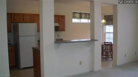 6781 Rolling Meadow Dr #E1, Parma, OH 44134 photo 11
