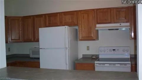 6781 Rolling Meadow Dr #E1, Parma, OH 44134 photo 12
