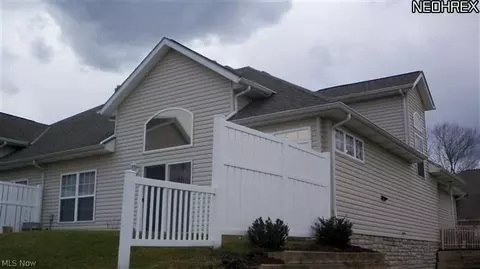 6781 Rolling Meadow Dr #E1, Parma, OH 44134 photo 2