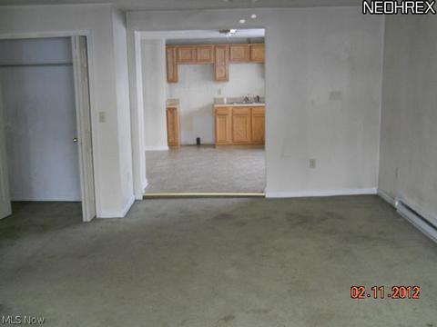 426 Main St, Wadsworth, OH 44281 photo 2