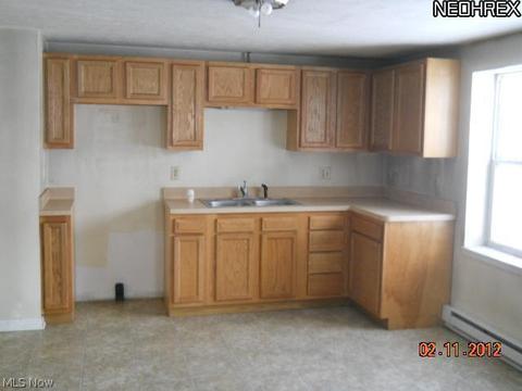426 Main St, Wadsworth, OH 44281 photo 3