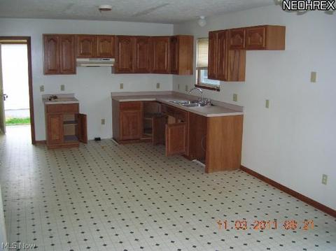 1070 Maple Ave, Madison, OH 44057 photo 3