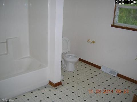 1070 Maple Ave, Madison, OH 44057 photo 9