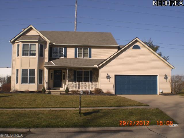 237 Loyola Dr, Elyria, OH 44035 photo 1