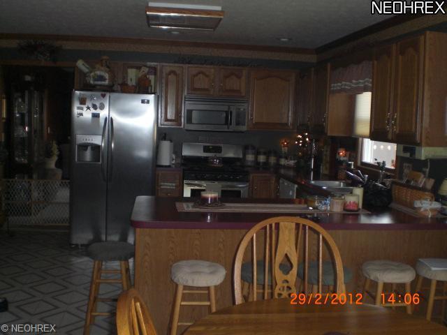 237 Loyola Dr, Elyria, OH 44035 photo 3