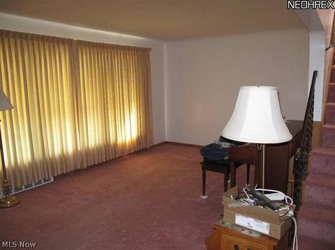 352 High Tee St, Willowick, OH 44095 photo 2