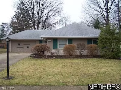 272 Wayne Dr, Berea, OH 44017 photo 1