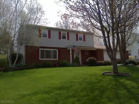 301 Windfall Ln, Wadsworth, OH 44281 photo 1