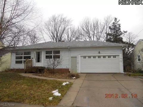 10702 Windham Rd, Parma, OH 44130 photo 1