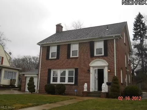591 Crestview Ave, Akron, OH 44320 photo 1