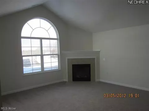 155 Shaw Dr, Kent, OH 44240 photo 4