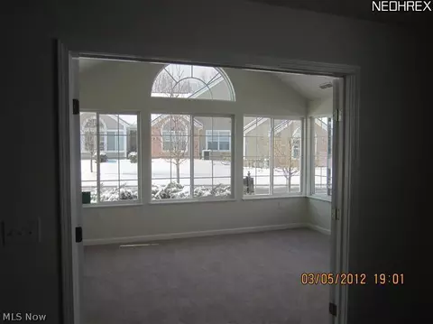 155 Shaw Dr, Kent, OH 44240 photo 3
