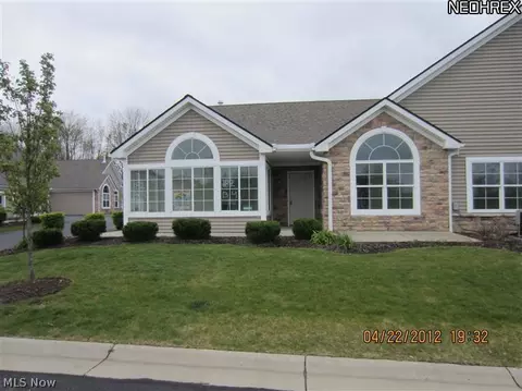 182 Shaw Dr, Kent, OH 44240 photo 1