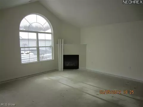 182 Shaw Dr, Kent, OH 44240 photo 4