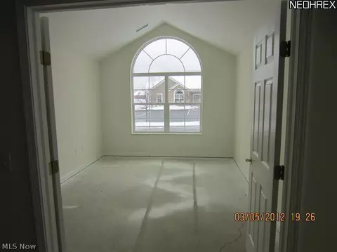 182 Shaw Dr, Kent, OH 44240 photo 3