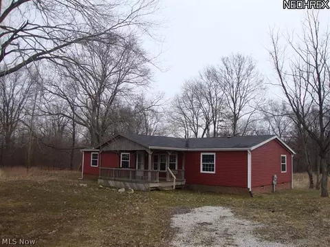 3824 Jones Rd, Diamond, OH 44412 photo 1