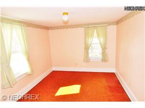324 W 12th St, Dover, OH 44622 photo 4