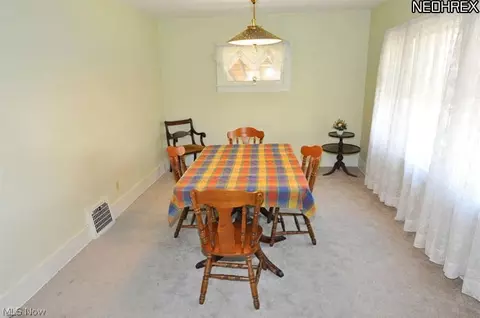 324 W 12th St, Dover, OH 44622 photo 6