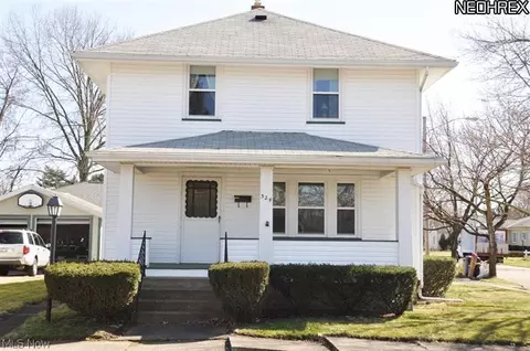 324 W 12th St, Dover, OH 44622 photo 1