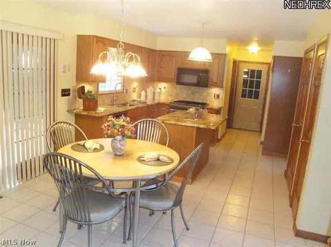 865 Fairfield Dr, Boardman, OH 44512 photo 4