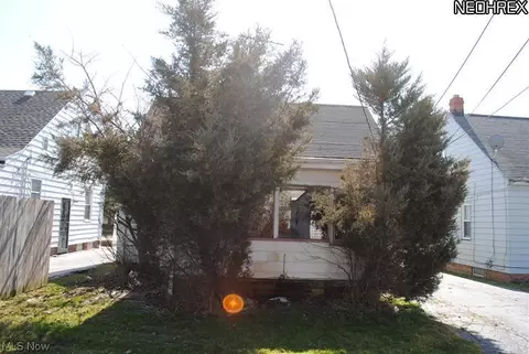 19601 Beverly Ave, Maple Heights, OH 44137 photo 9