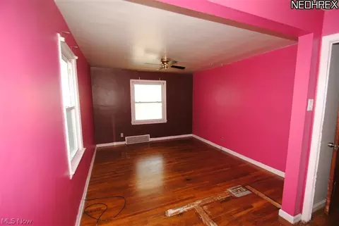 19601 Beverly Ave, Maple Heights, OH 44137 photo 4