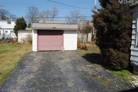 19601 Beverly Ave, Maple Heights, OH 44137 photo 10