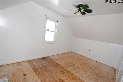 19601 Beverly Ave, Maple Heights, OH 44137 photo 5