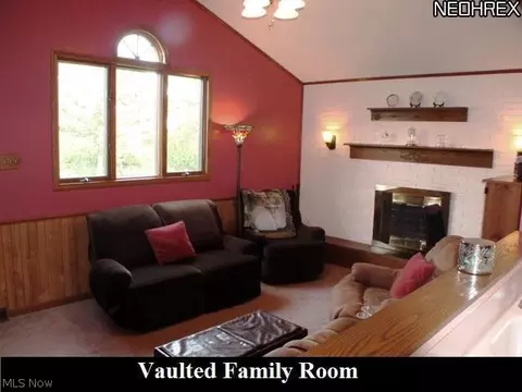 2914 Coventry Dr, Parma, OH 44134 photo 6