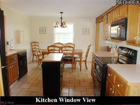 2914 Coventry Dr, Parma, OH 44134 photo 5