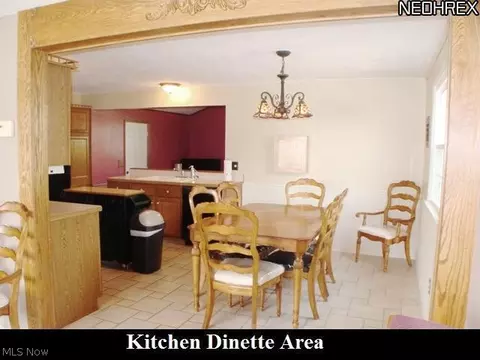 2914 Coventry Dr, Parma, OH 44134 photo 3