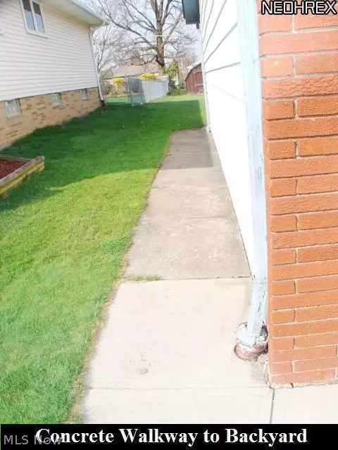2914 Coventry Dr, Parma, OH 44134 photo 17