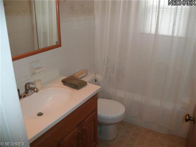 219 Creed St, Struthers, OH 44471 photo 6