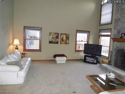 7099 Longview Dr, Solon, OH 44139 photo 2