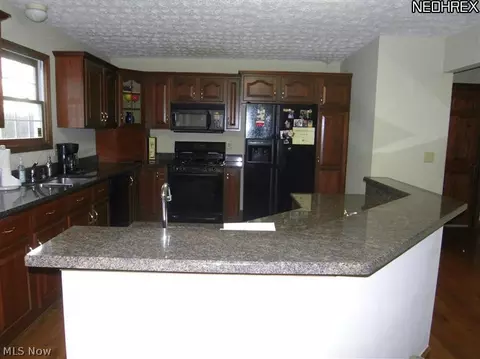 7099 Longview Dr, Solon, OH 44139 photo 4