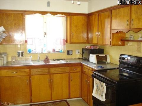5803 Warwick Dr, Parma, OH 44129 photo 9