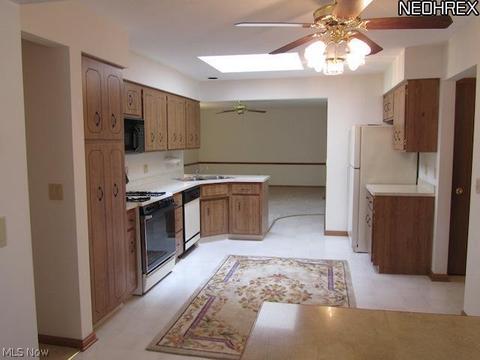 7345 Lime Ln, Parma, OH 44129 photo 4