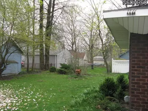 373 Beech St, Berea, OH 44017 photo 8