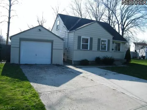 1620 Cedar Dr, Lorain, OH 44052 photo 1