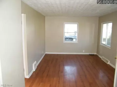1620 Cedar Dr, Lorain, OH 44052 photo 6