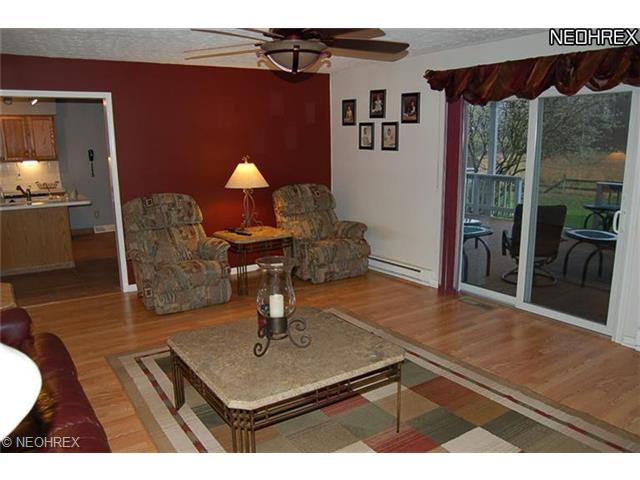 694 Angiline Dr, Youngstown, OH 44512 photo 8