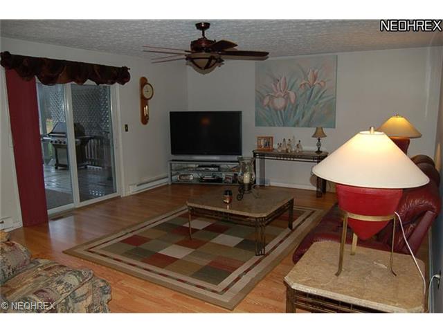 694 Angiline Dr, Youngstown, OH 44512 photo 7
