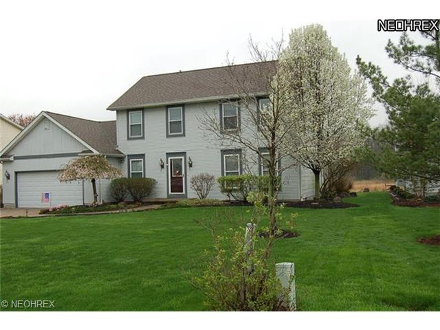 694 Angiline Dr, Youngstown, OH 44512 photo 1