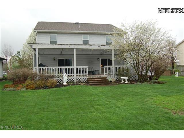 694 Angiline Dr, Youngstown, OH 44512 photo 3