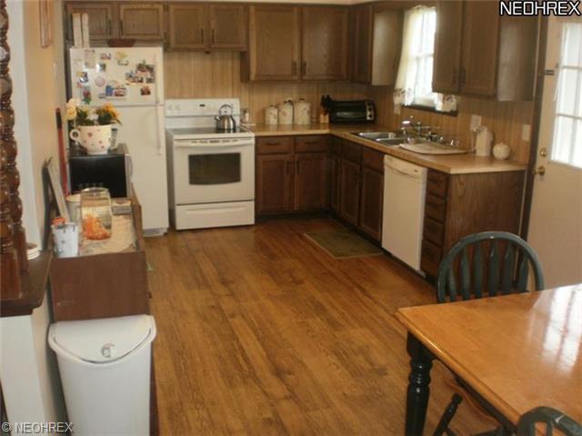 138 Potomac Dr, Elyria, OH 44035 photo 5